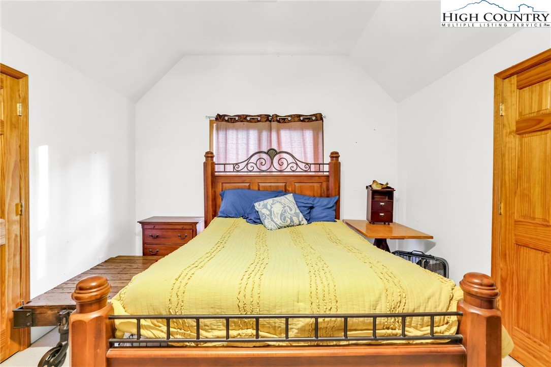 886 Jefferson Highway