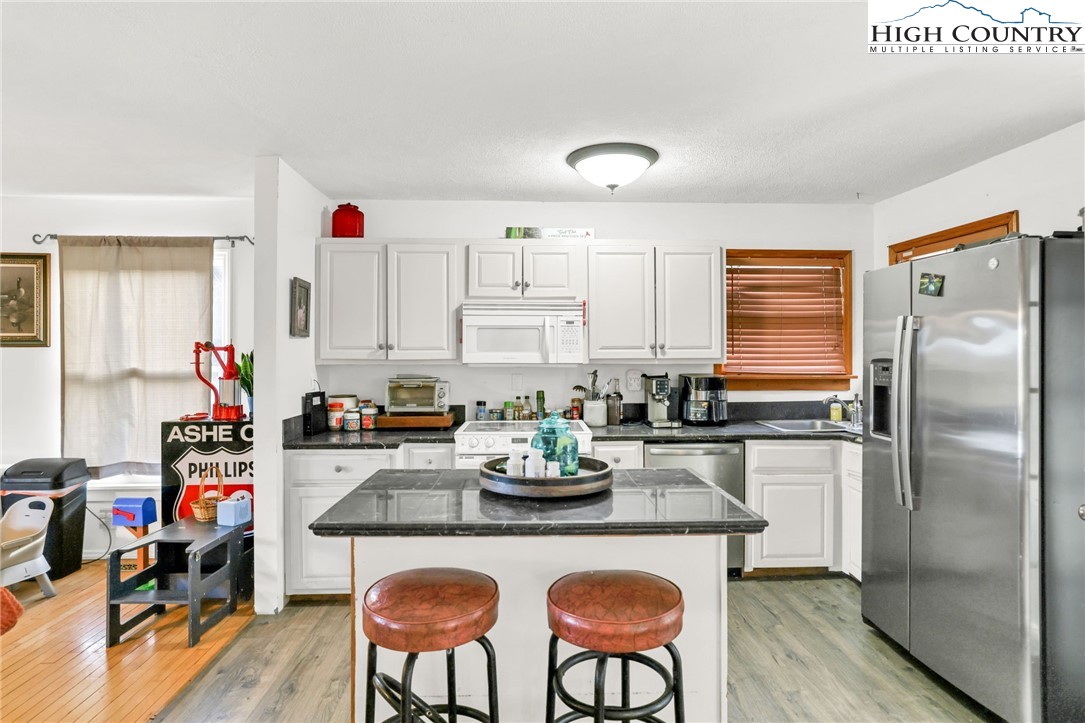 886 Jefferson Highway