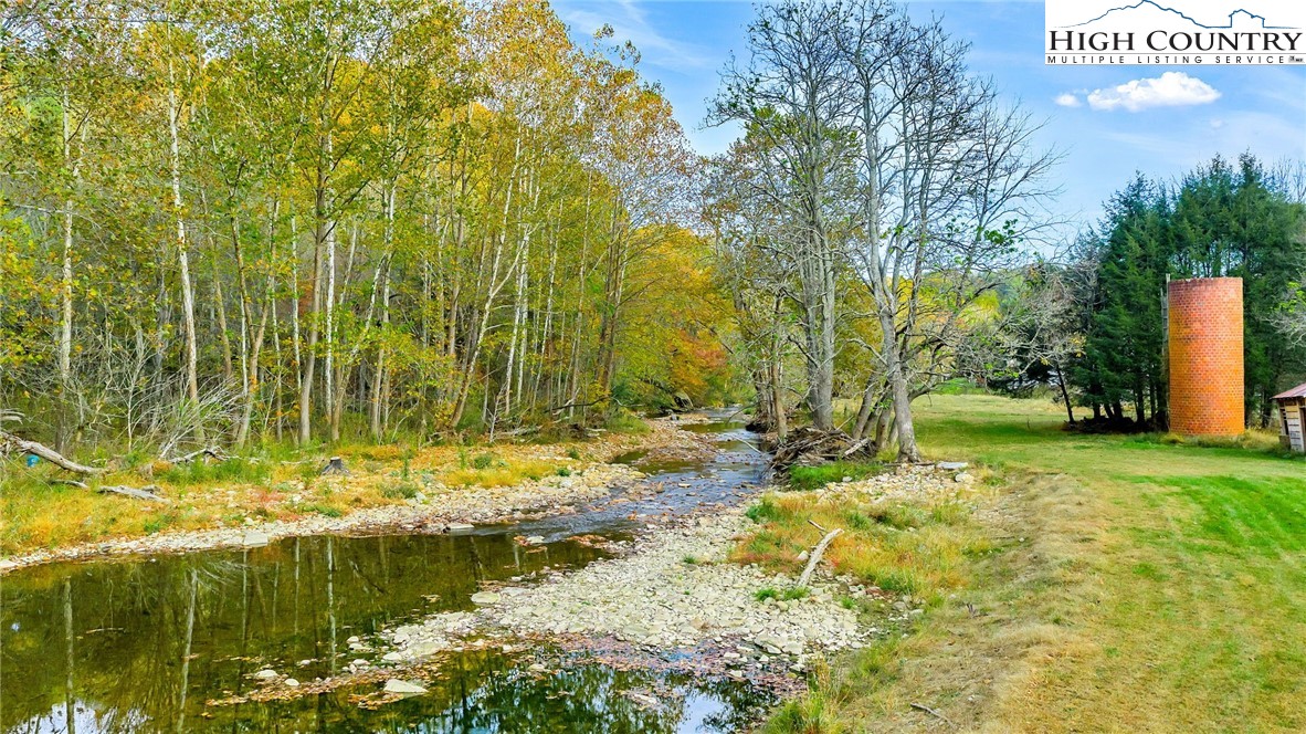 886 Jefferson Highway