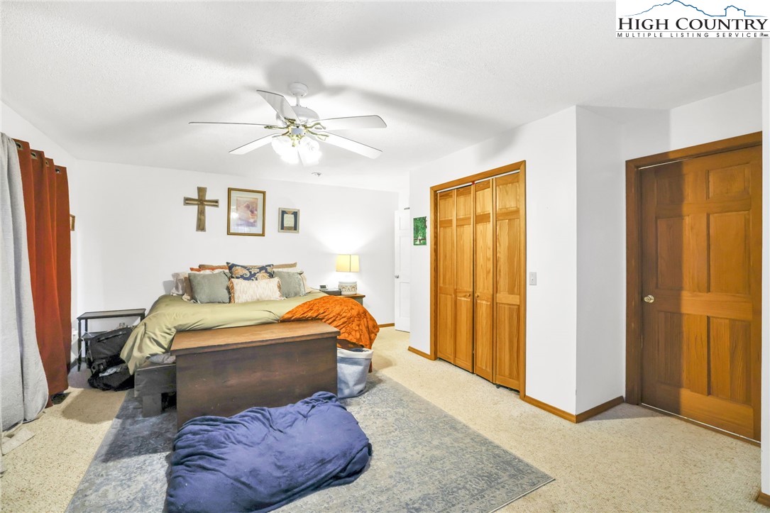 886 Jefferson Highway