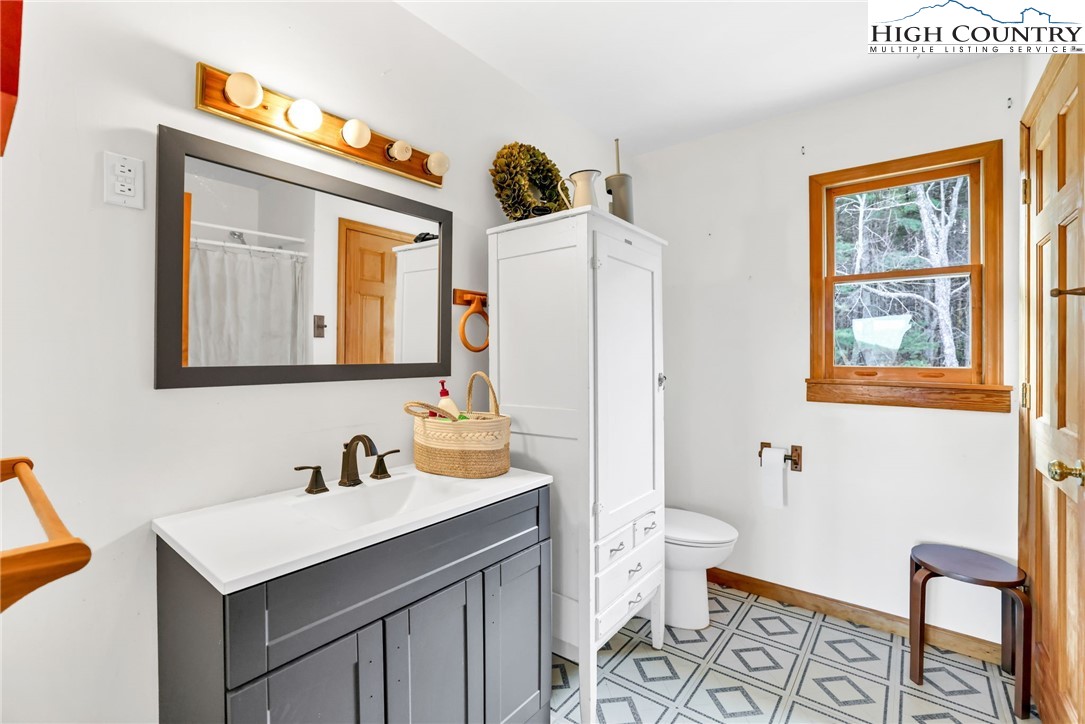 886 Jefferson Highway