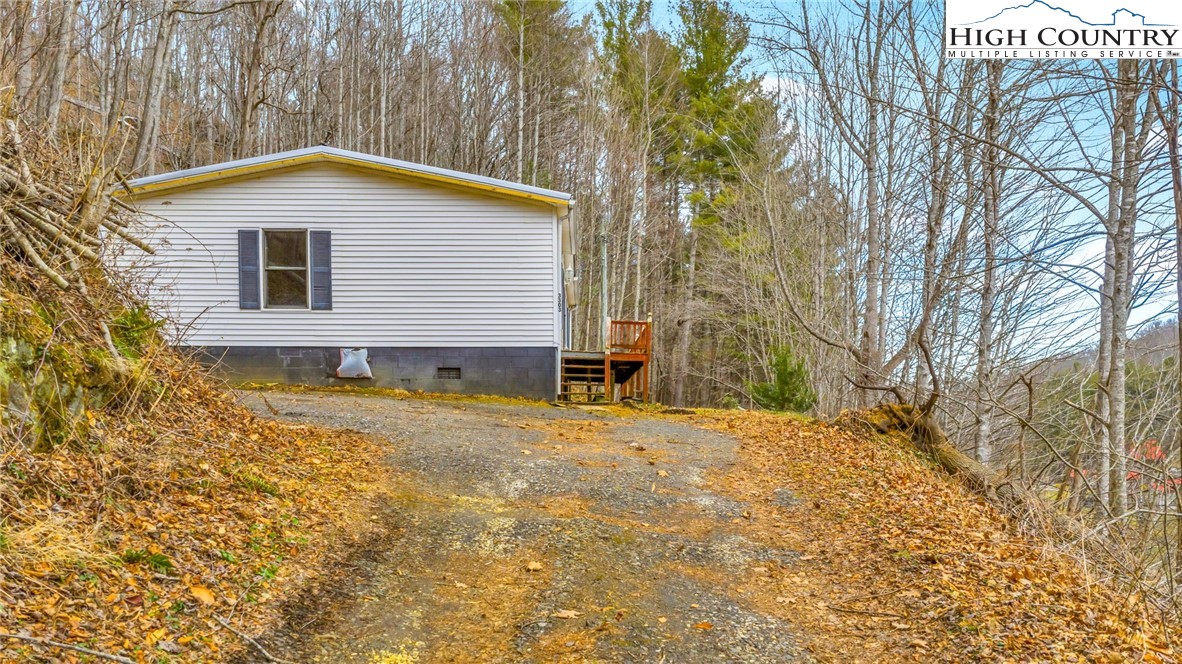 3303 Old Highway 16