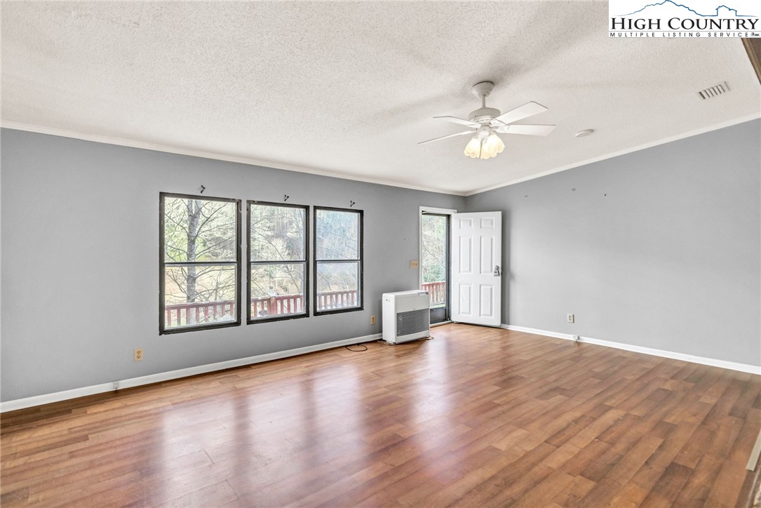 3303 Old Highway 16