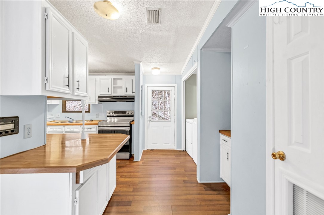 3303 Old Highway 16