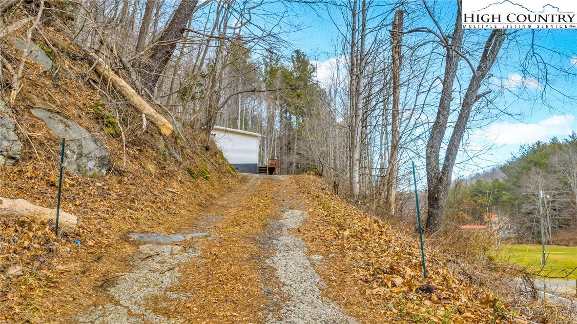 3303 Old Highway 16