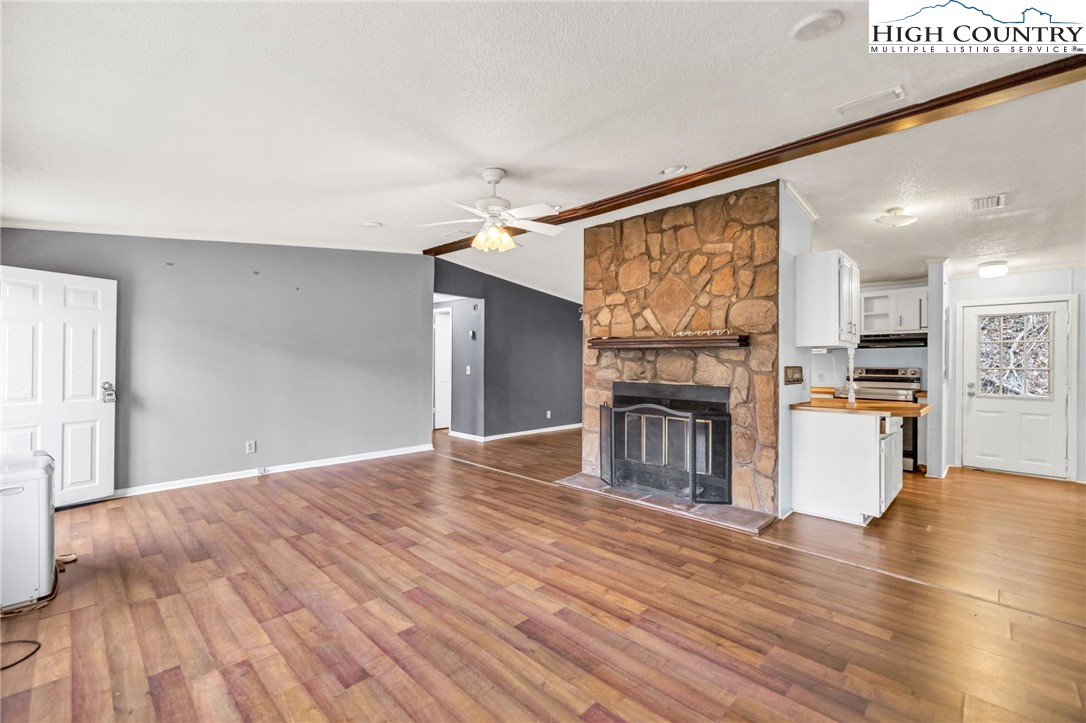 3303 Old Highway 16