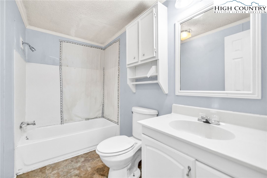 3303 Old Highway 16