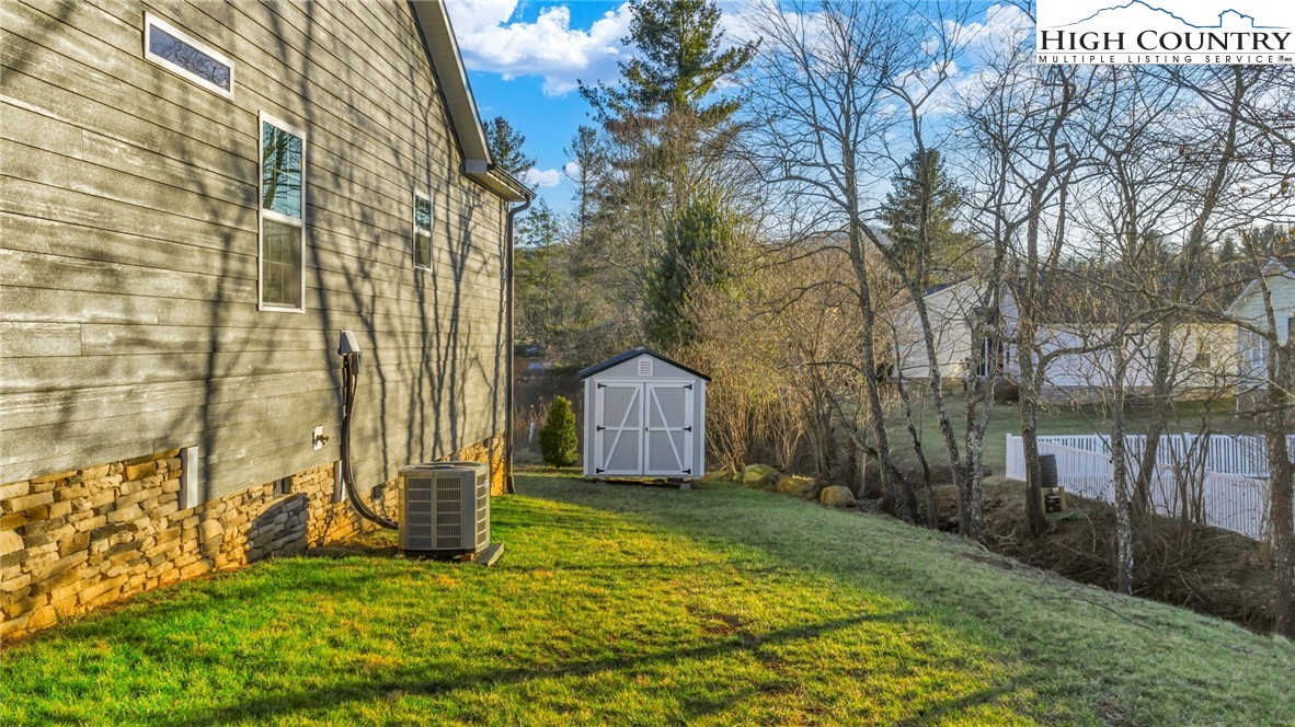 165 W Evergreen Street