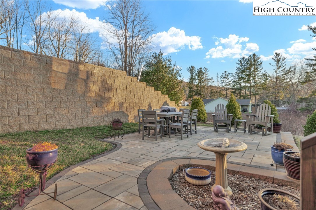 165 W Evergreen Street