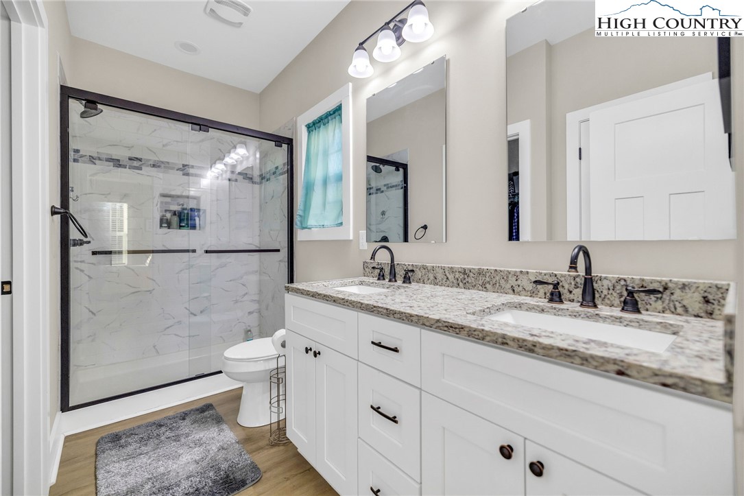 165 W Evergreen Street