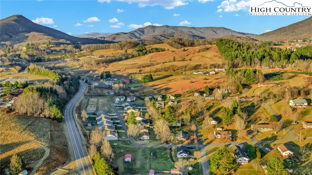 165 W Evergreen Street