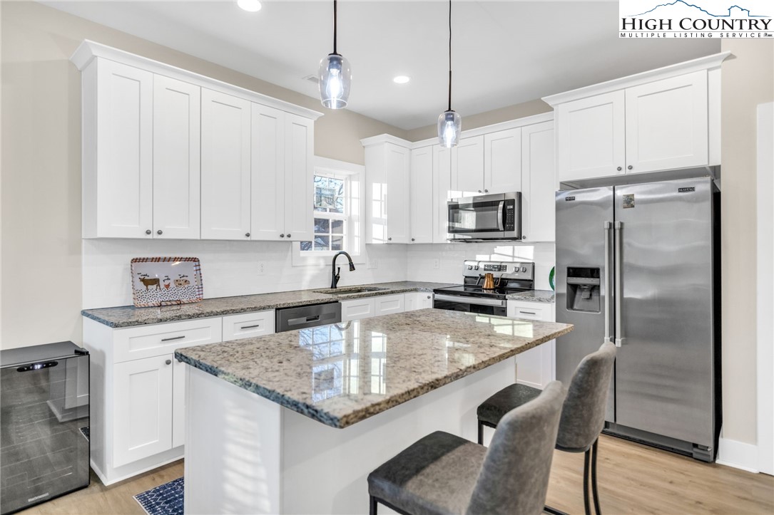 165 W Evergreen Street