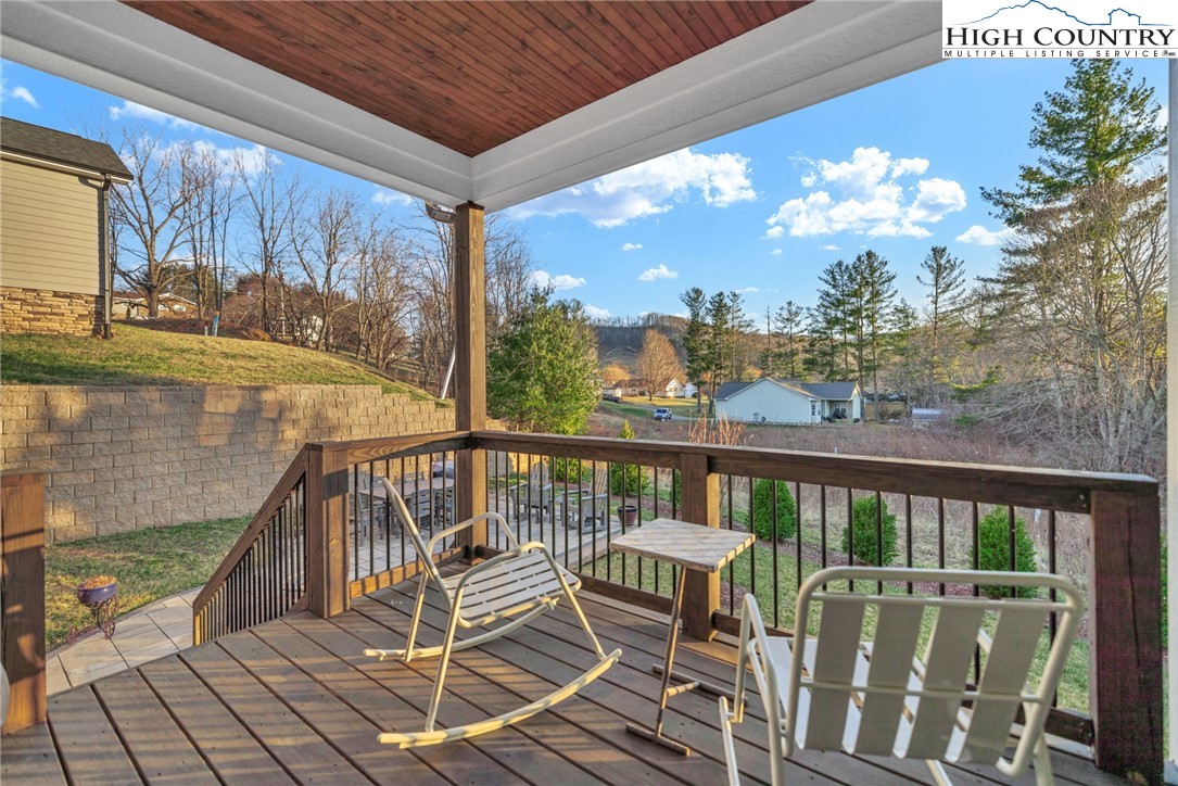 165 W Evergreen Street