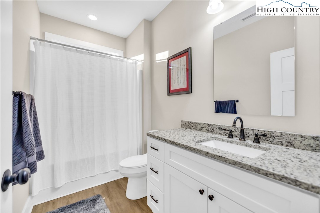 165 W Evergreen Street