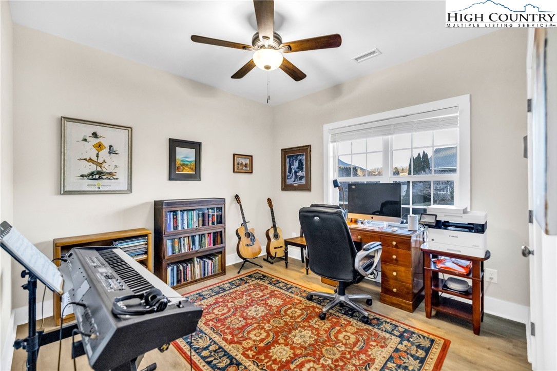 165 W Evergreen Street