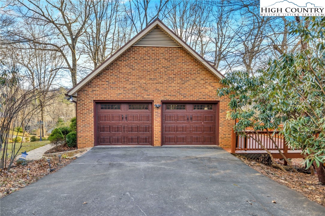 112 Walnut Lane