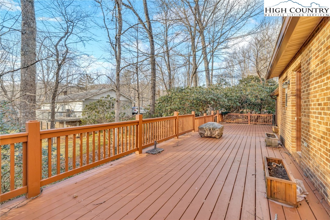 112 Walnut Lane