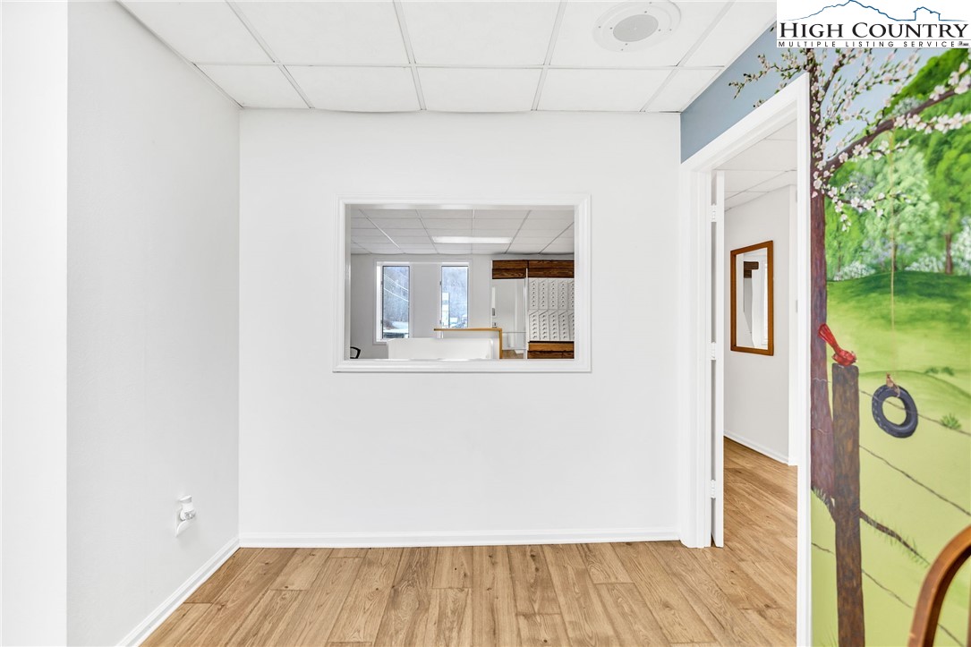 900 U.S. Hwy 221 Business Highway