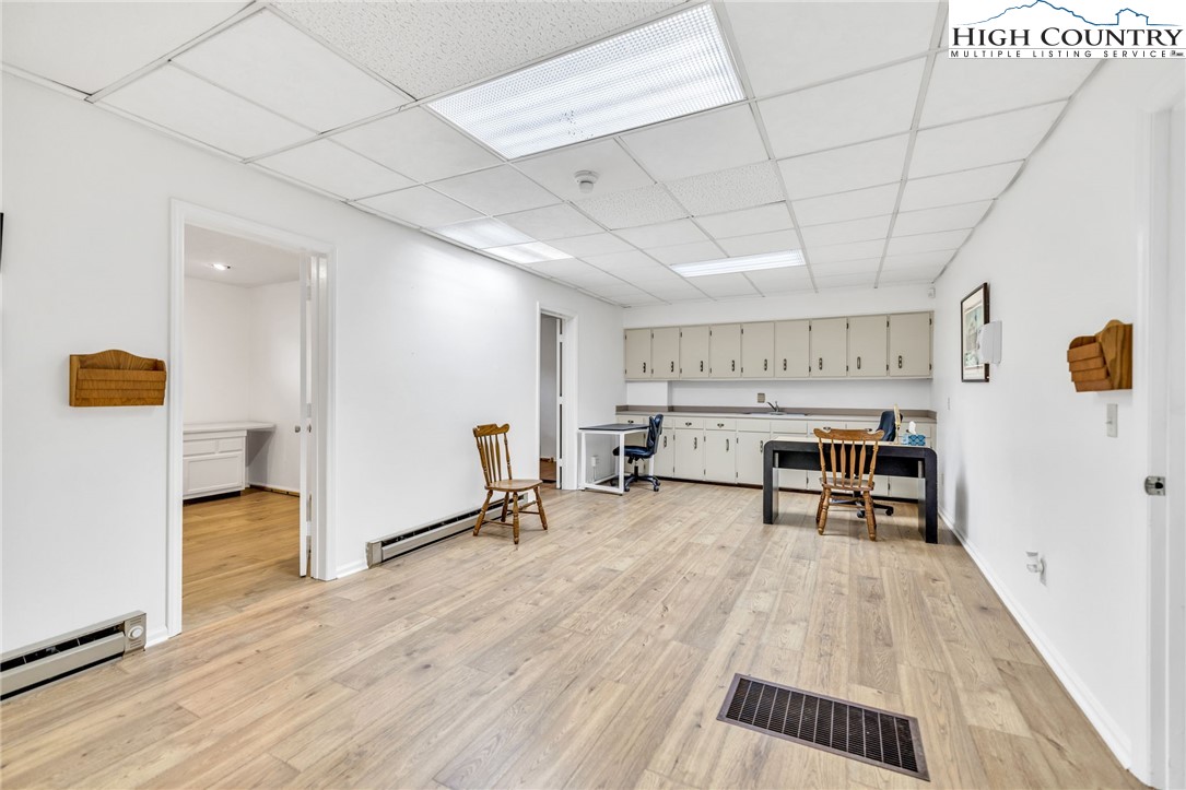 900 U.S. Hwy 221 Business Highway