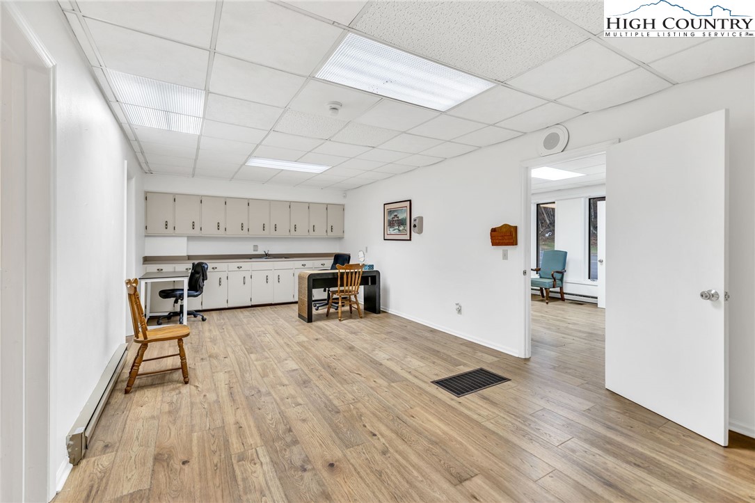 900 U.S. Hwy 221 Business Highway