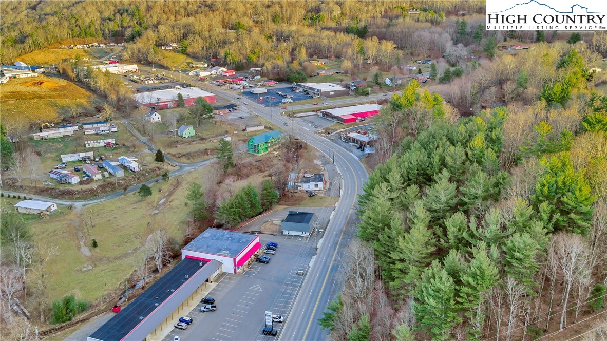 900 U.S. Hwy 221 Business Highway