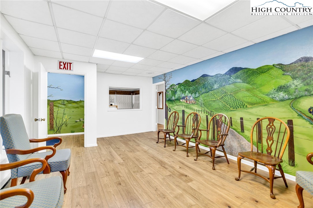 900 U.S. Hwy 221 Business Highway