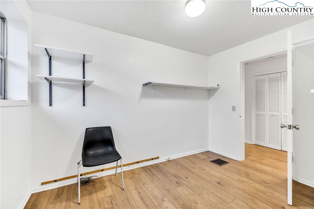 900 U.S. Hwy 221 Business Highway