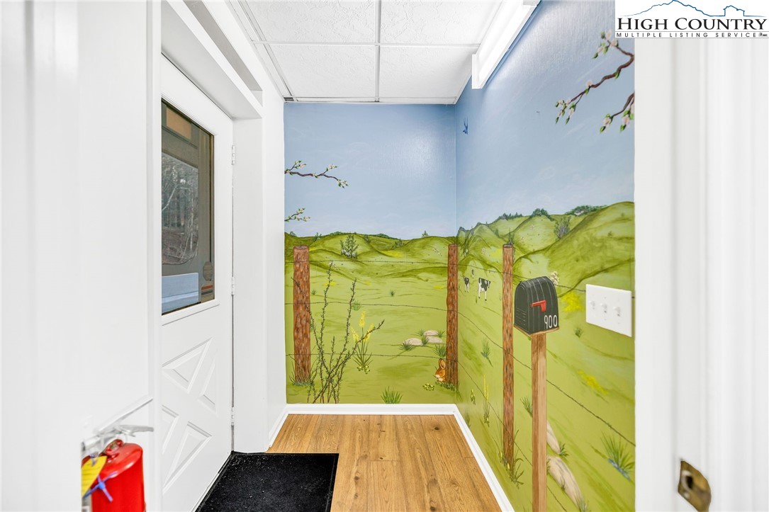 900 U.S. Hwy 221 Business Highway