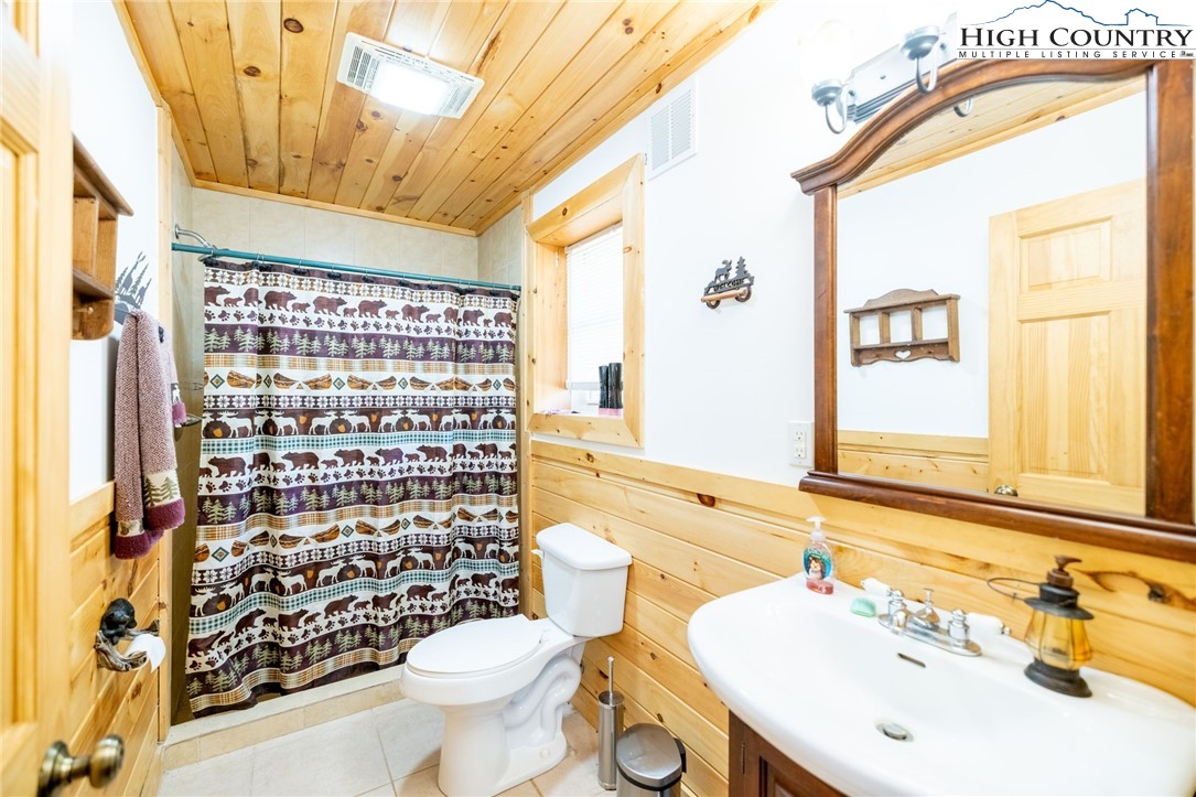 11 Lucky Lakes Drive