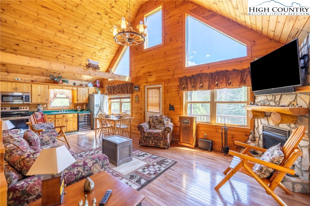 11 Lucky Lakes Drive