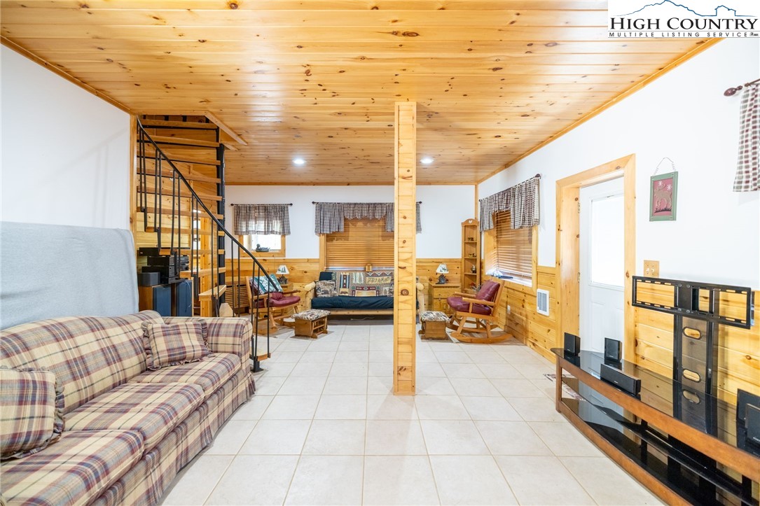 11 Lucky Lakes Drive