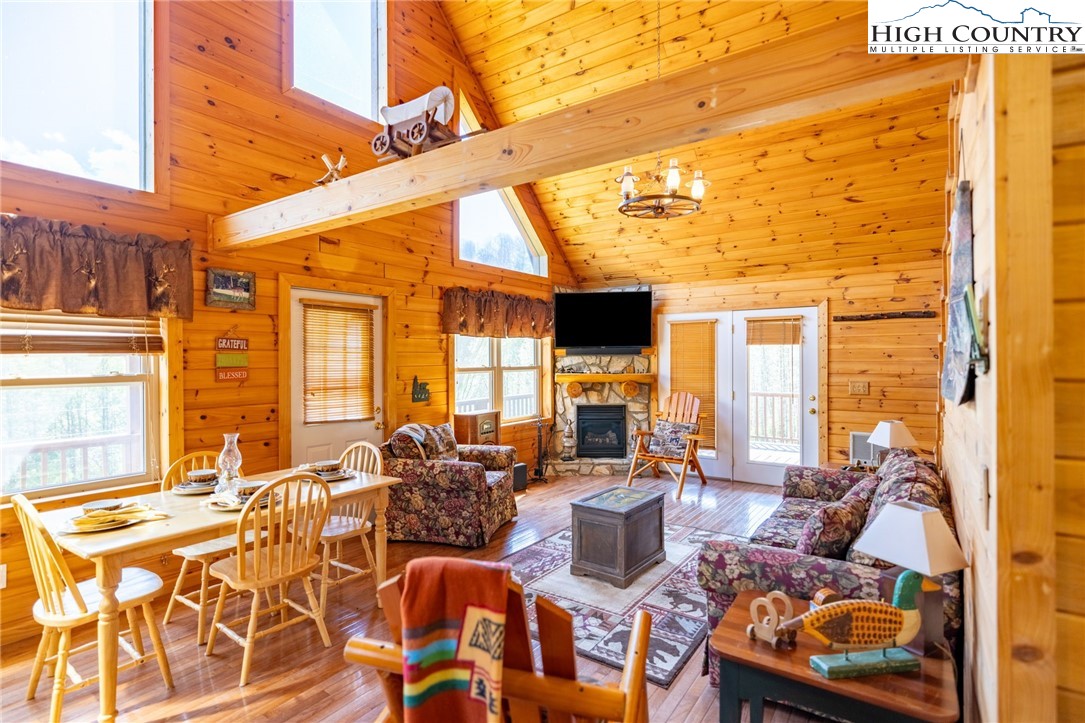 11 Lucky Lakes Drive