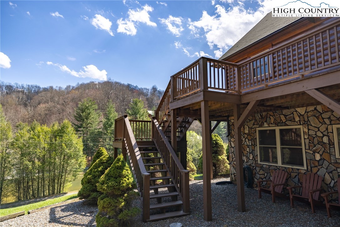 11 Lucky Lakes Drive