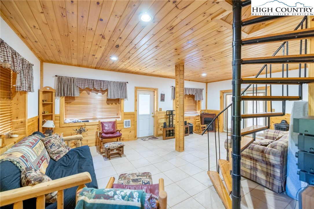 11 Lucky Lakes Drive