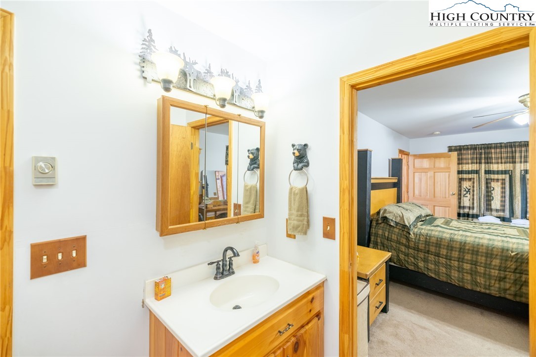 11 Lucky Lakes Drive