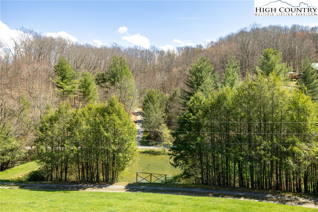 11 Lucky Lakes Drive