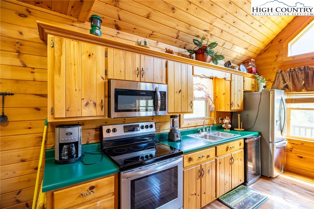 11 Lucky Lakes Drive