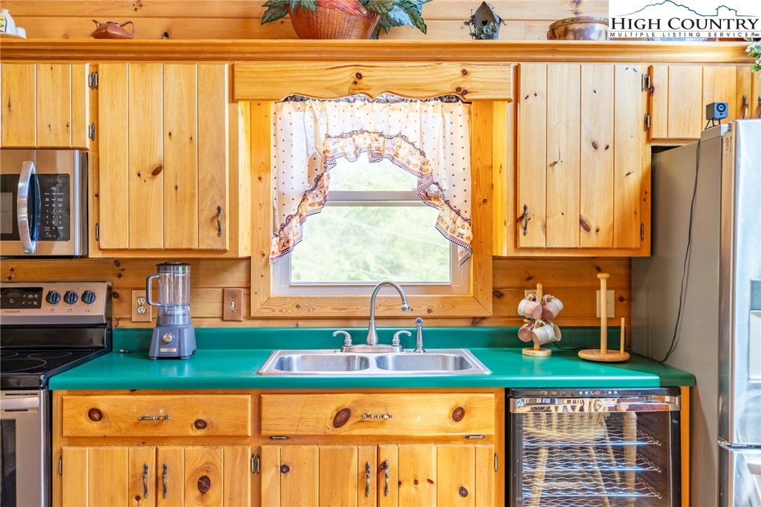 11 Lucky Lakes Drive