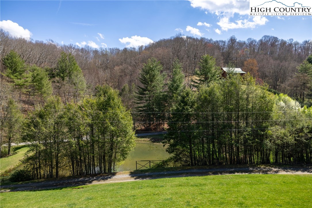 11 Lucky Lakes Drive