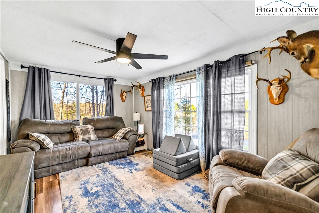 747 Nathans Creek School Road