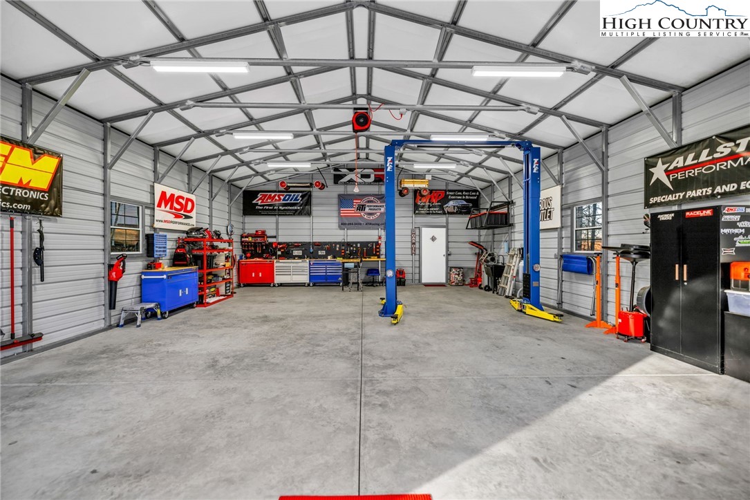 747 Nathans Creek School Road