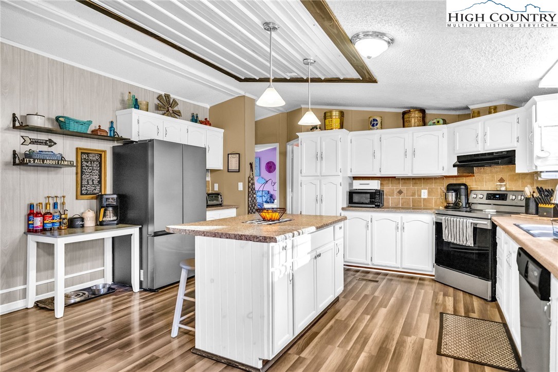 747 Nathans Creek School Road