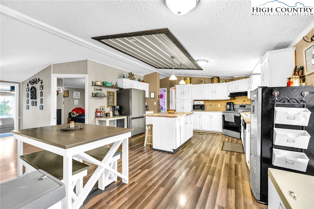 747 Nathans Creek School Road