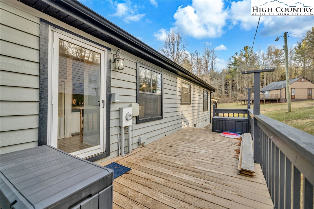 747 Nathans Creek School Road