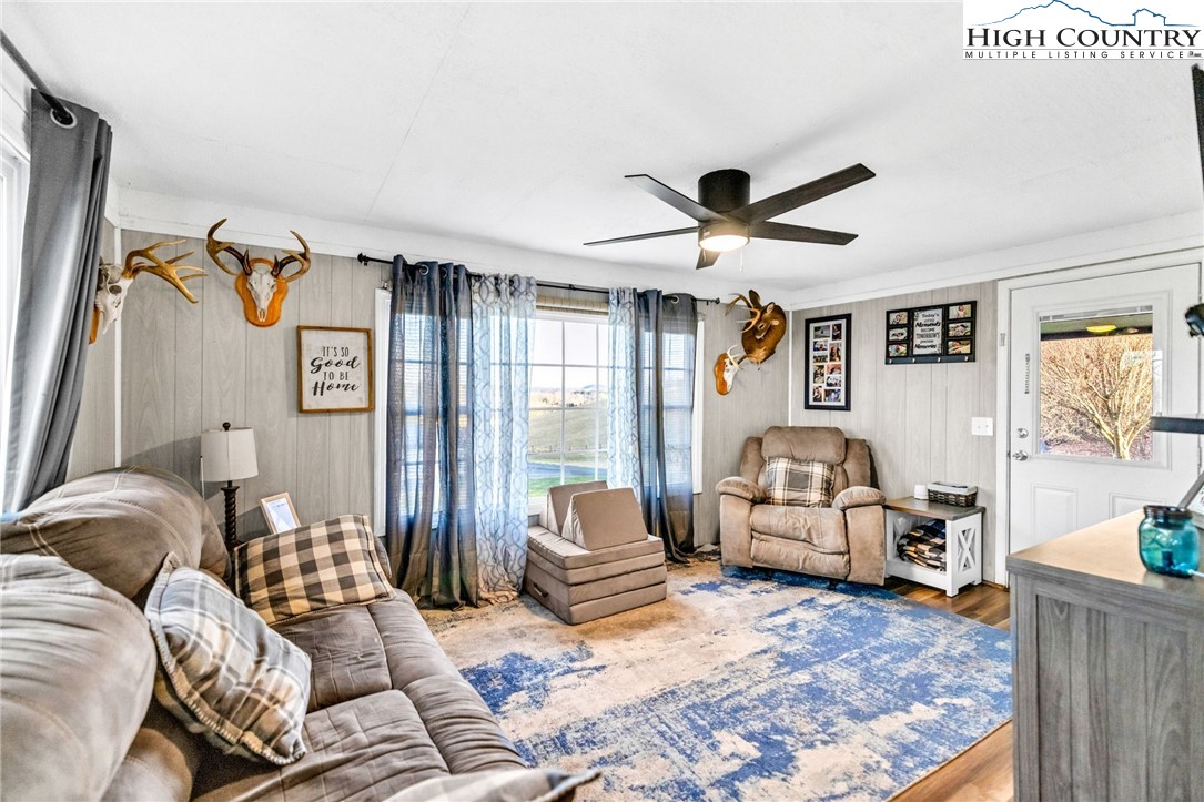 747 Nathans Creek School Road