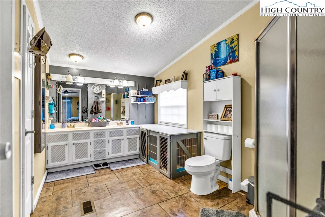 747 Nathans Creek School Road