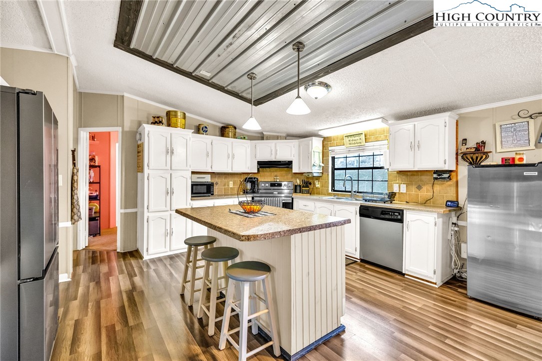 747 Nathans Creek School Road