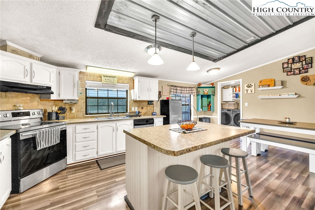 747 Nathans Creek School Road