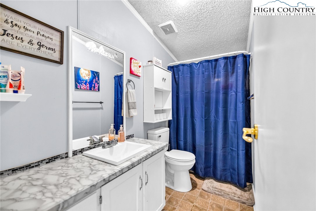 747 Nathans Creek School Road