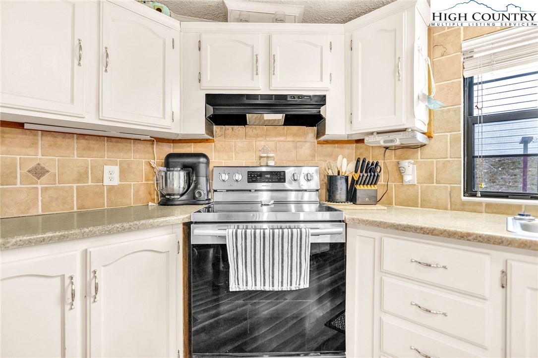 747 Nathans Creek School Road